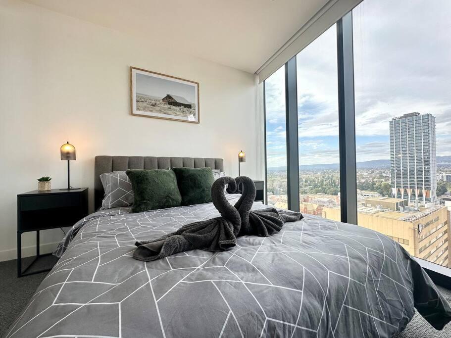 Luxury Top Level 1 Bedroom Apartment With Stunning View In Adelaide Cbd - 1 Minute Walk To Rundle Mall - Free Wifi & Netflix Luaran gambar