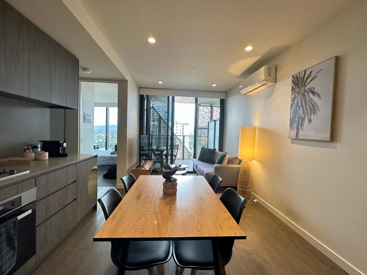 Luxury Top Level 1 Bedroom Apartment With Stunning View In Adelaide Cbd - 1 Minute Walk To Rundle Mall - Free Wifi & Netflix Luaran gambar