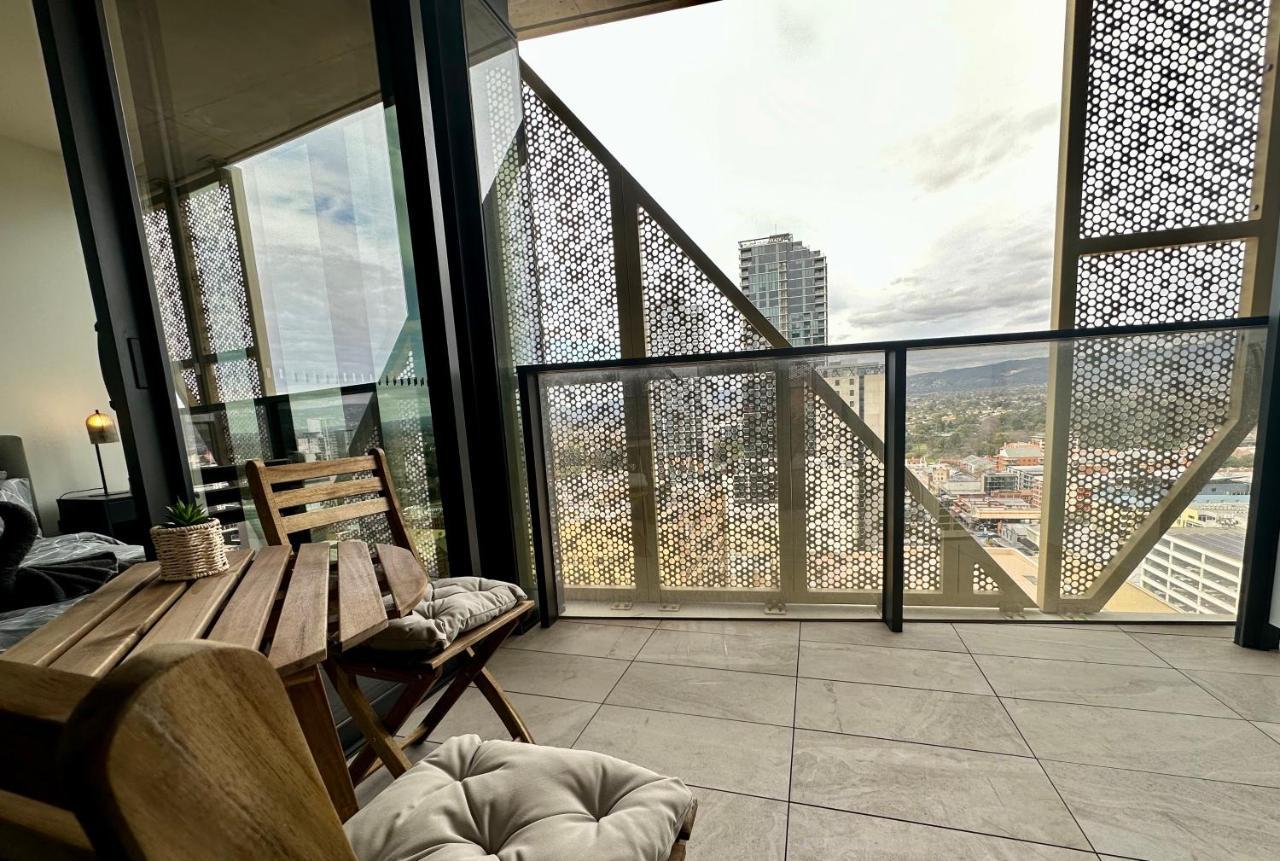 Luxury Top Level 1 Bedroom Apartment With Stunning View In Adelaide Cbd - 1 Minute Walk To Rundle Mall - Free Wifi & Netflix Luaran gambar